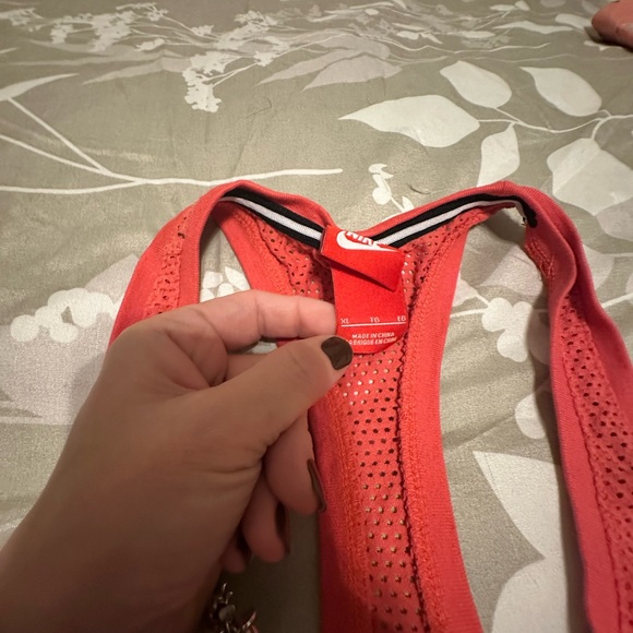 Nike Women's Vibrant pink Mesh Tank Top - Picture 3 of 4